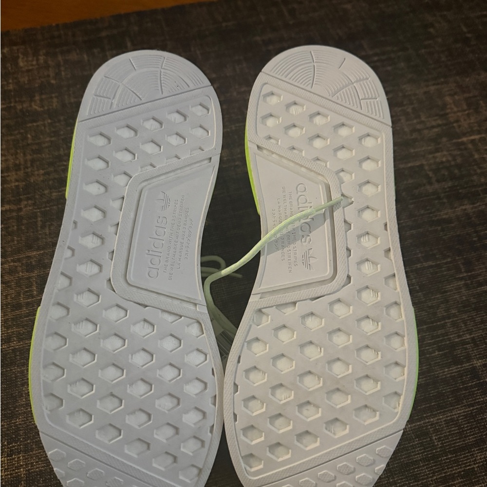 Adidas NMD R1 - Picture 3 of 4